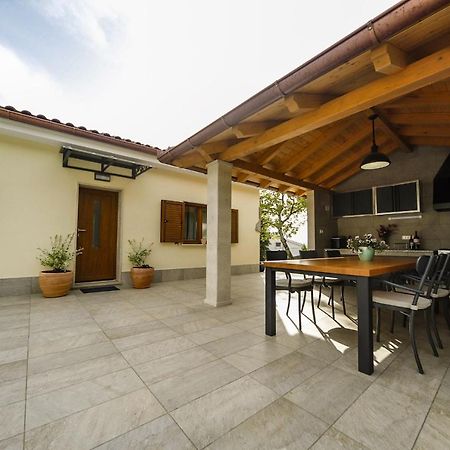 Casa Tilia Villa Sapjane Екстериор снимка